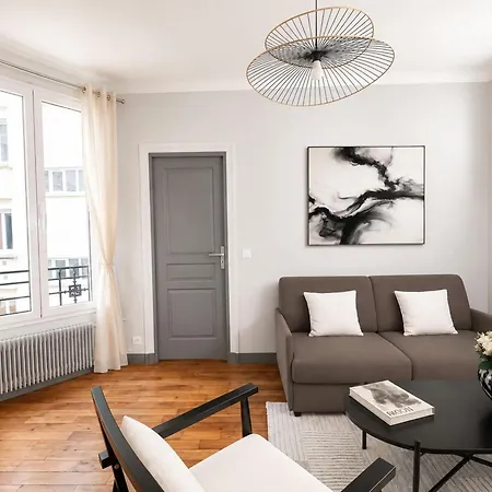 Montparnasse Apartment